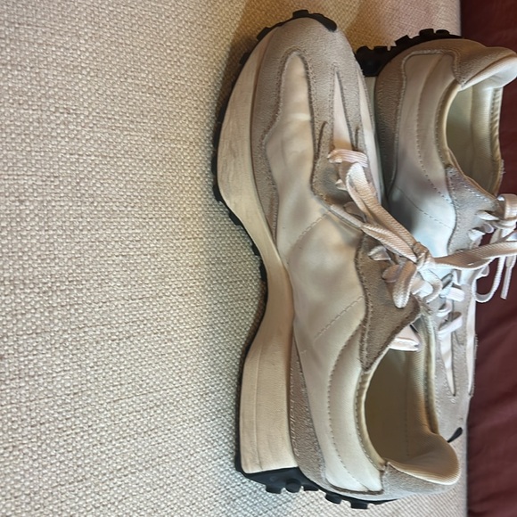 New Balance 327–read description! - Picture 6 of 11